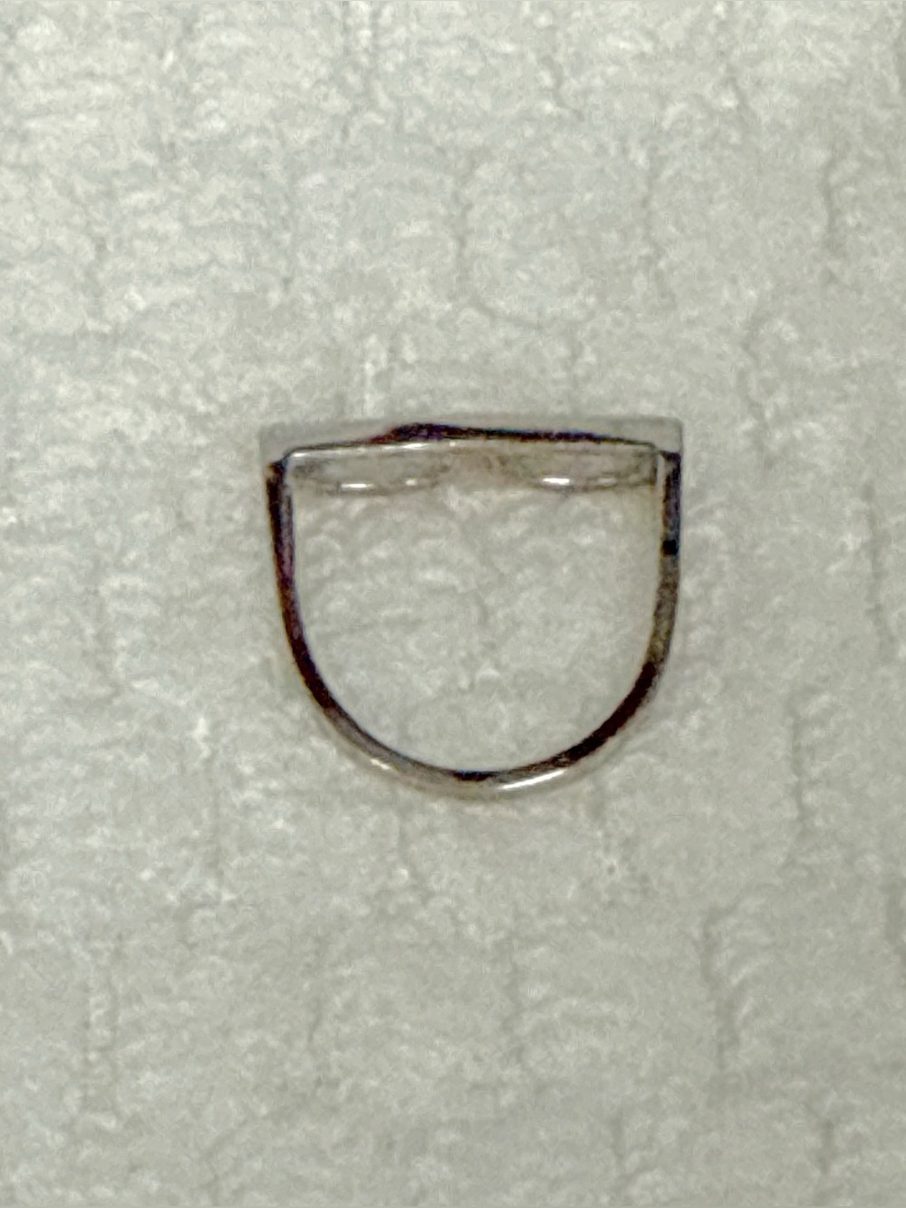 Alphabet B Ring - Picture 4 of 6